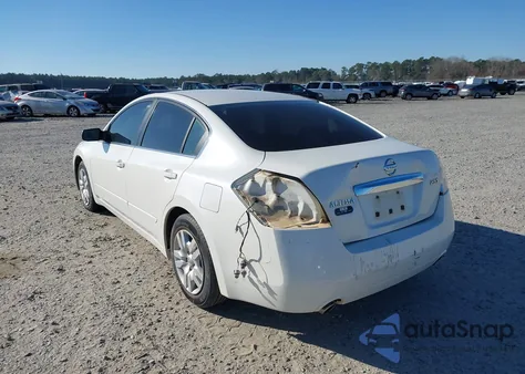 2010 Nissan Altima 2.5 S z USA, uszkodzony, nr VIN 1N4AL2AP1AN472611